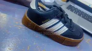 Adidas Sneaker