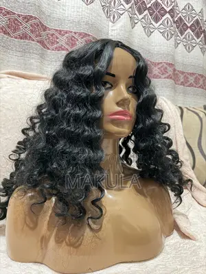 Black Bouncy Wave Wig
