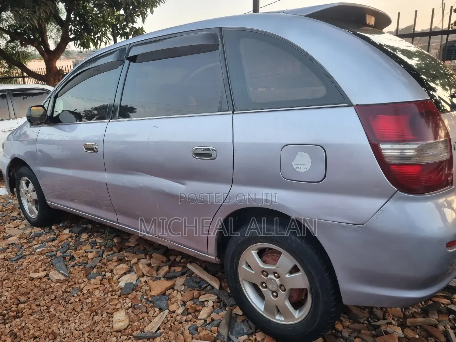 Toyota Nadia 2000 Gray