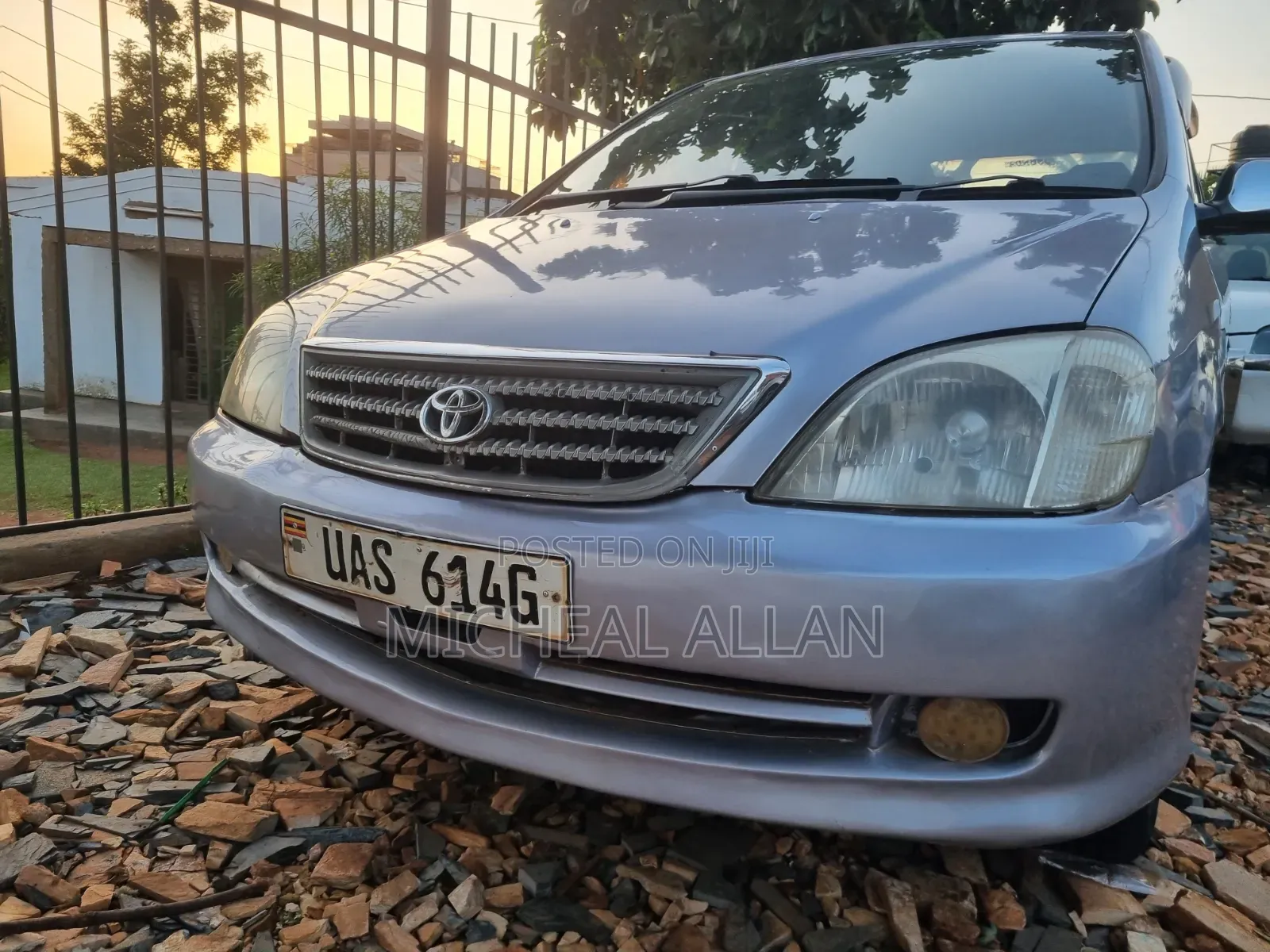 Toyota Nadia 2000 Gray