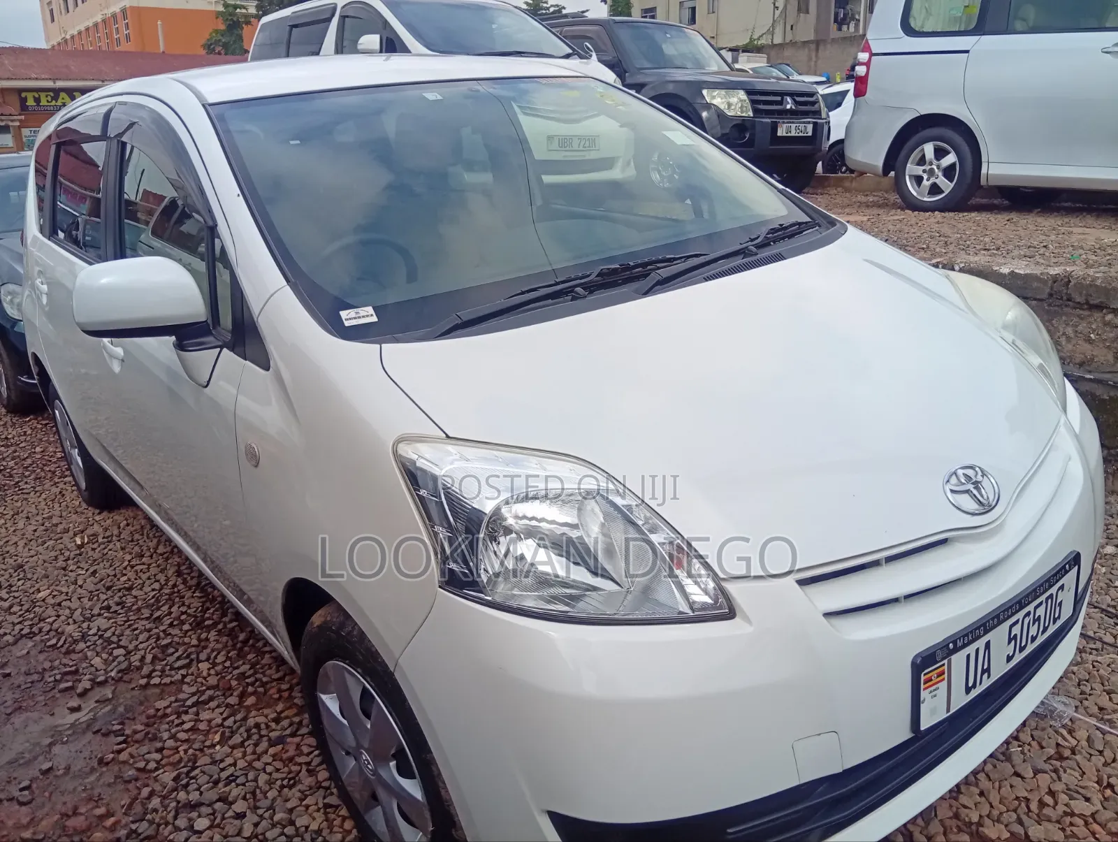 Toyota Passo Sette 1.5 AWD 2012 White