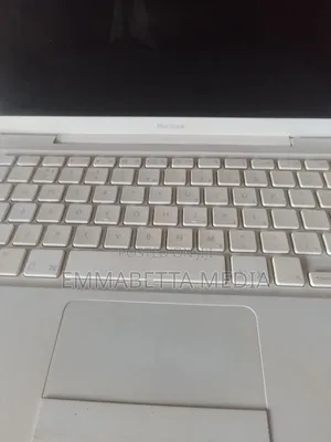 Laptop Apple MacBook 2007 2GB Intel Core 2 Duo HDD 250GB