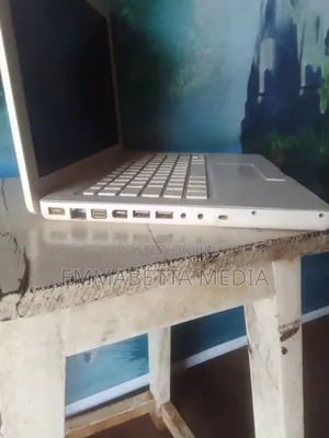 Laptop Apple MacBook 2007 2GB Intel Core 2 Duo HDD 250GB