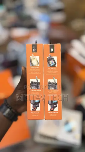 Car Charger With TFT Display Recractable Cable