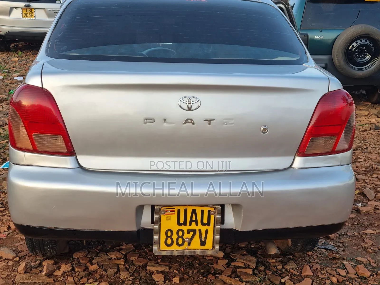 Toyota Platz 2000 Silver