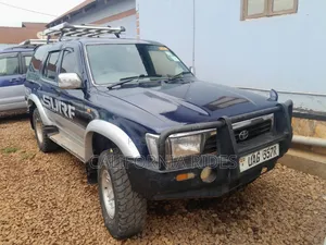 Toyota Hilux Surf 2002 Blue