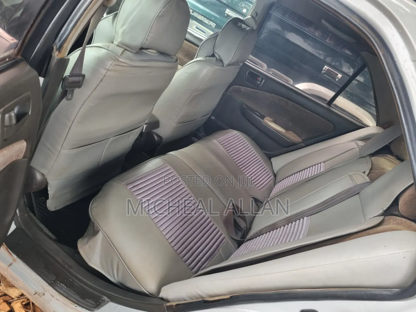 Toyota Corona Premio 2000 Silver