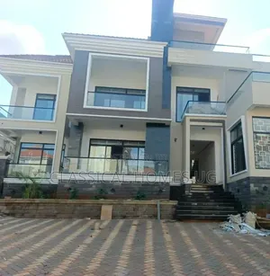 5bdrm Duplex in Lubowa Entebbe Road, Central Division for rent