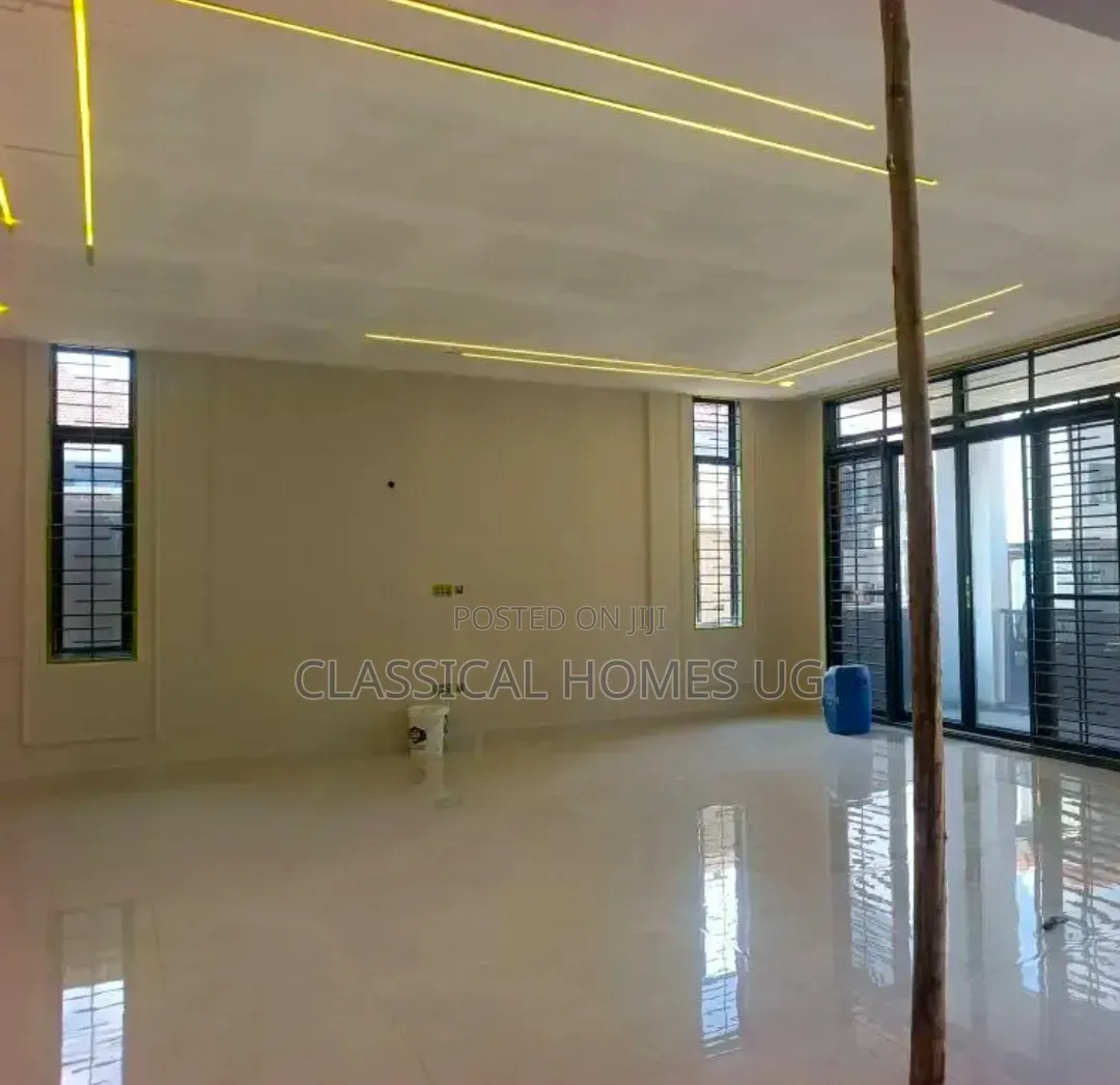 5bdrm Duplex in Lubowa Entebbe Road, Central Division for rent