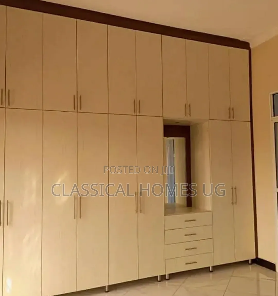 5bdrm Duplex in Lubowa Entebbe Road, Central Division for rent