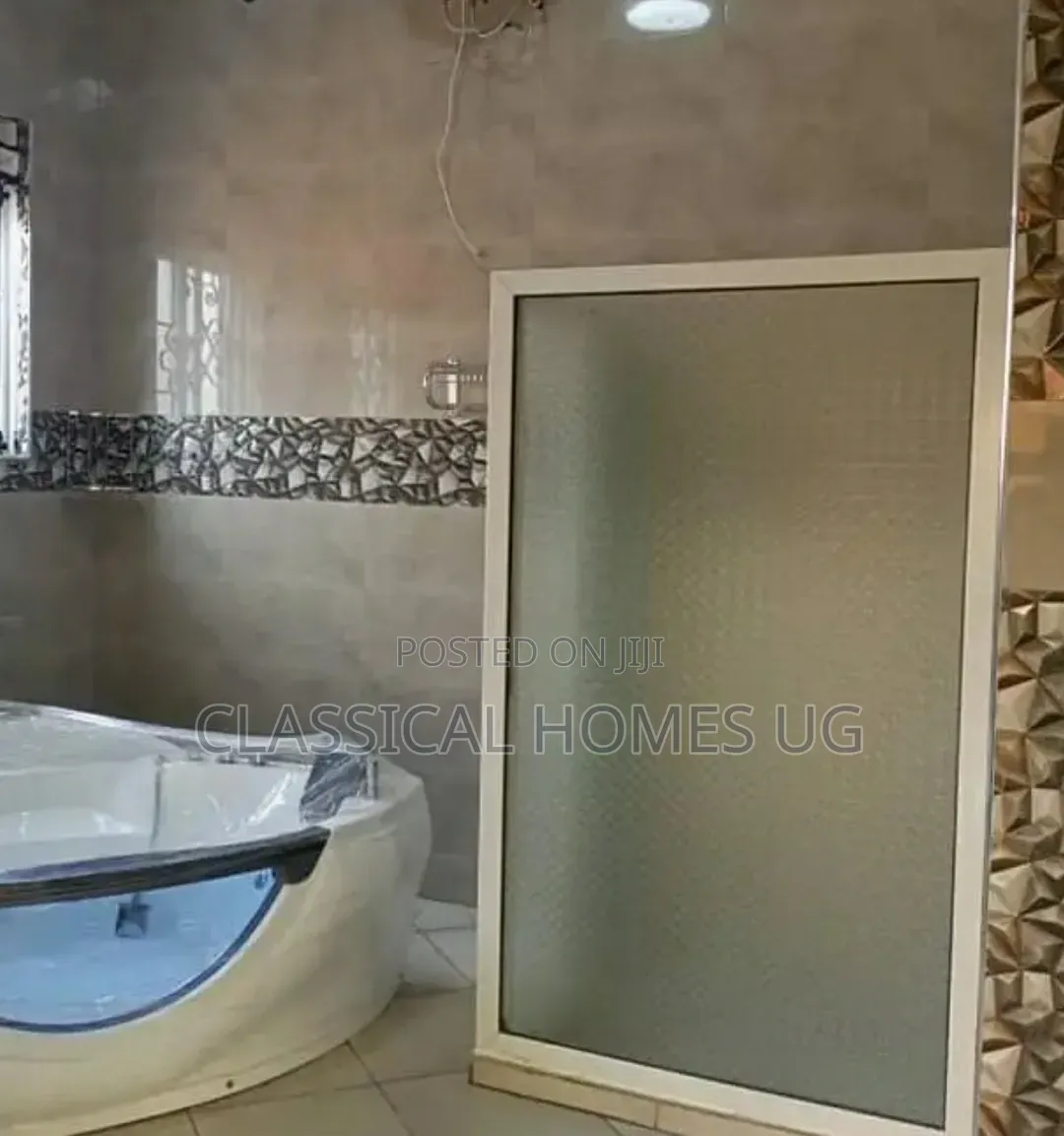 5bdrm Duplex in Lubowa Entebbe Road, Central Division for rent