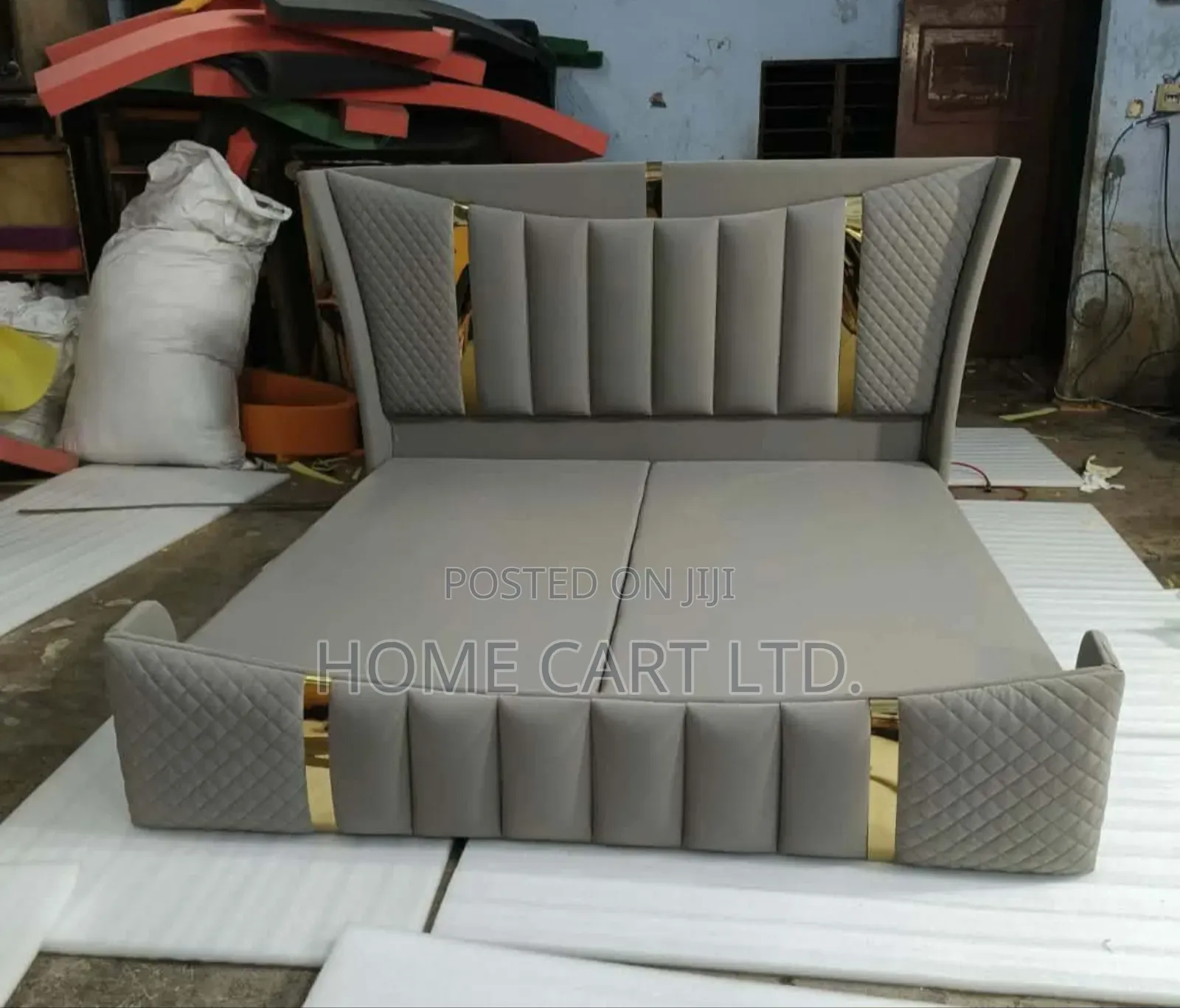 Cushioned Bed. Hsq467