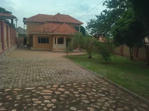4bdrm House in Kawuku, Central Division for rent