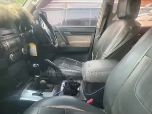 Mitsubishi Pajero 2011 Silver