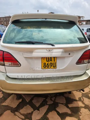 Toyota Harrier 2002 White