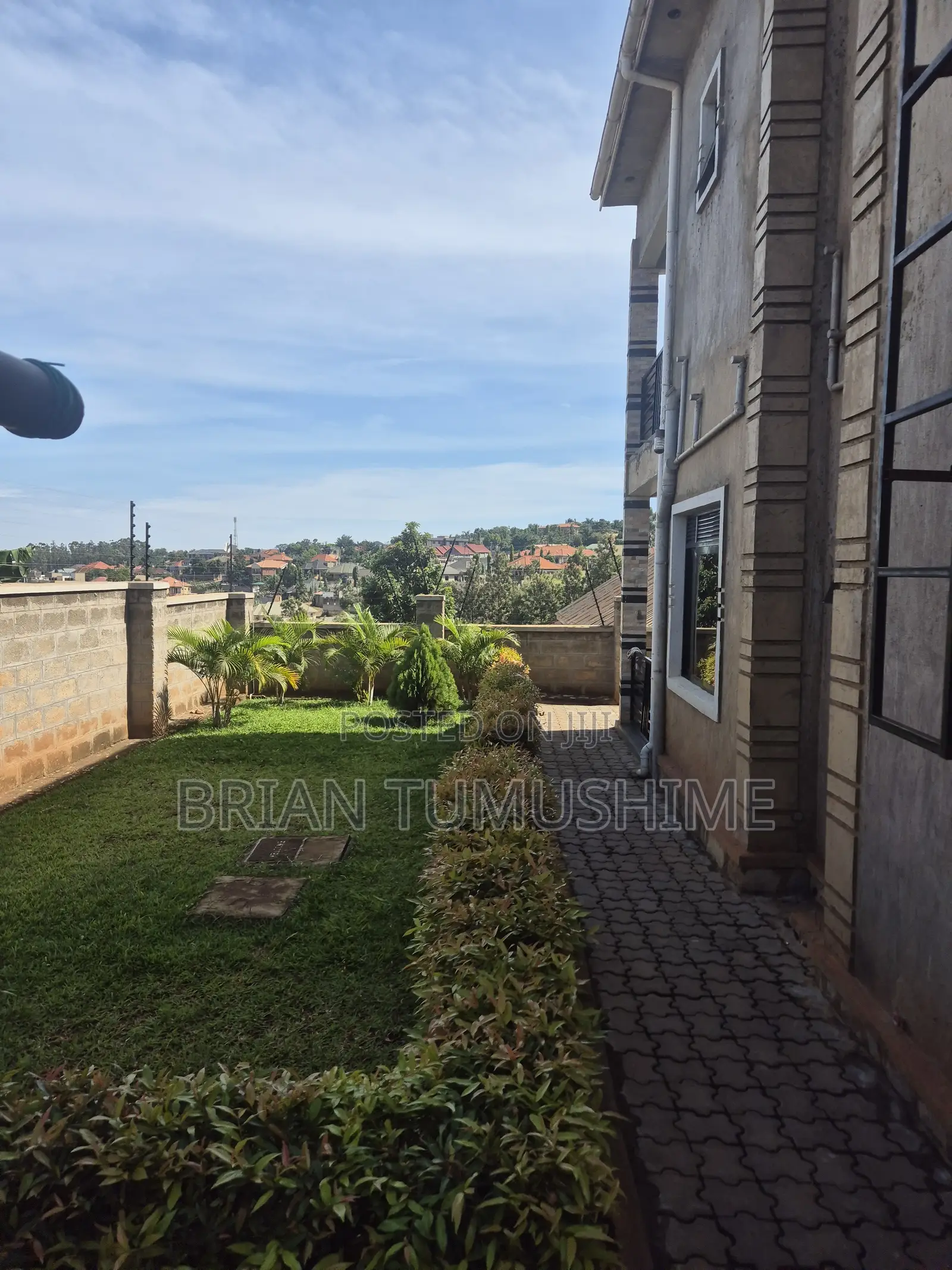 4bdrm Duplex in Jomayi, Kira for sale