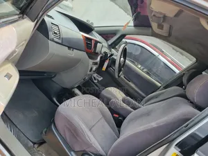 Toyota Noah 2005 Silver