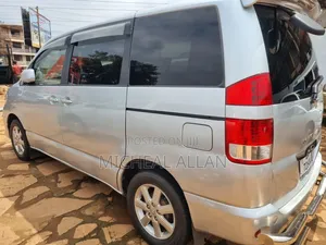 Toyota Noah 2005 Silver