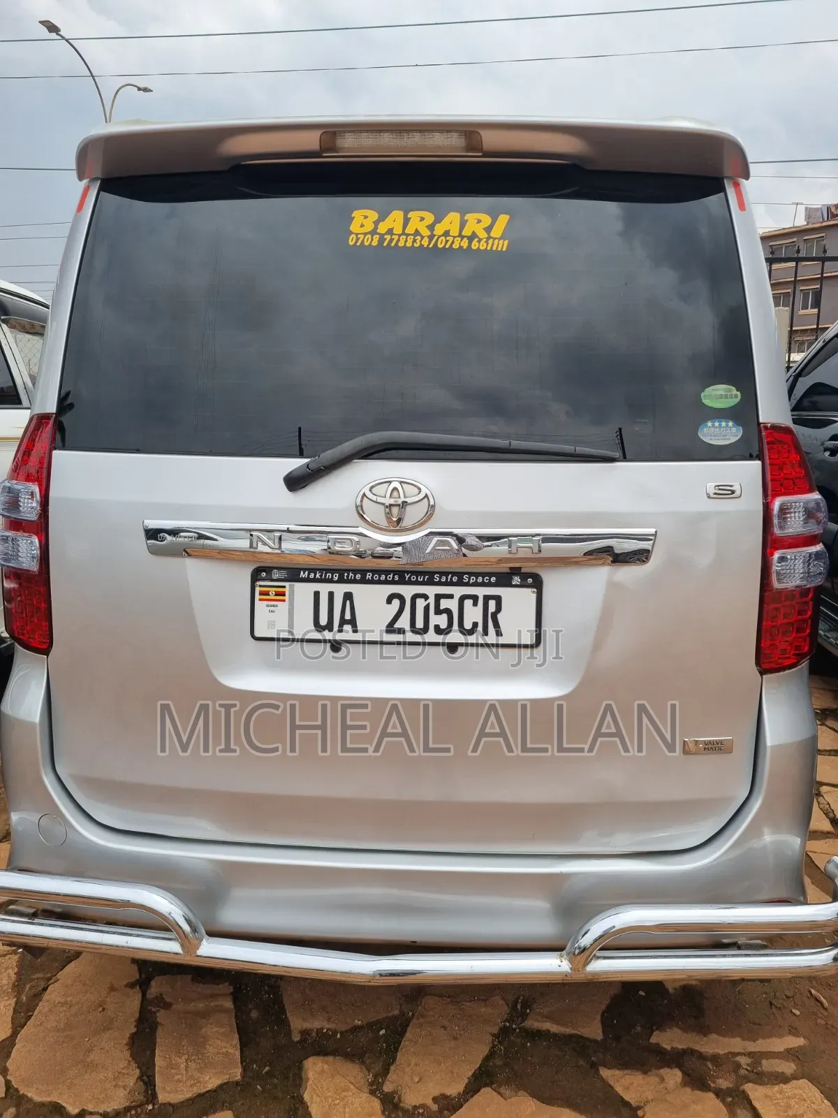 Toyota Noah 2013 Silver