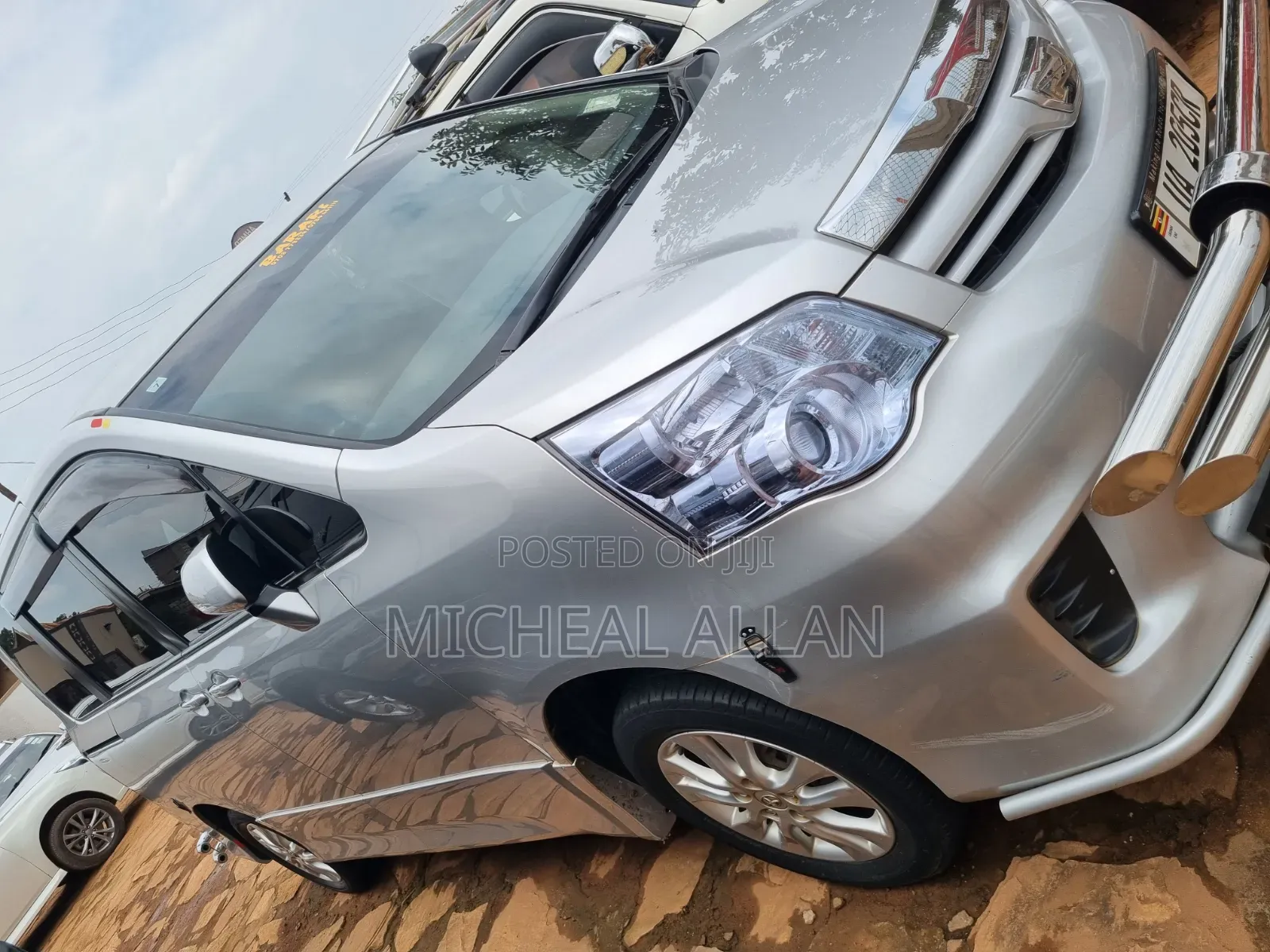 Toyota Noah 2013 Silver