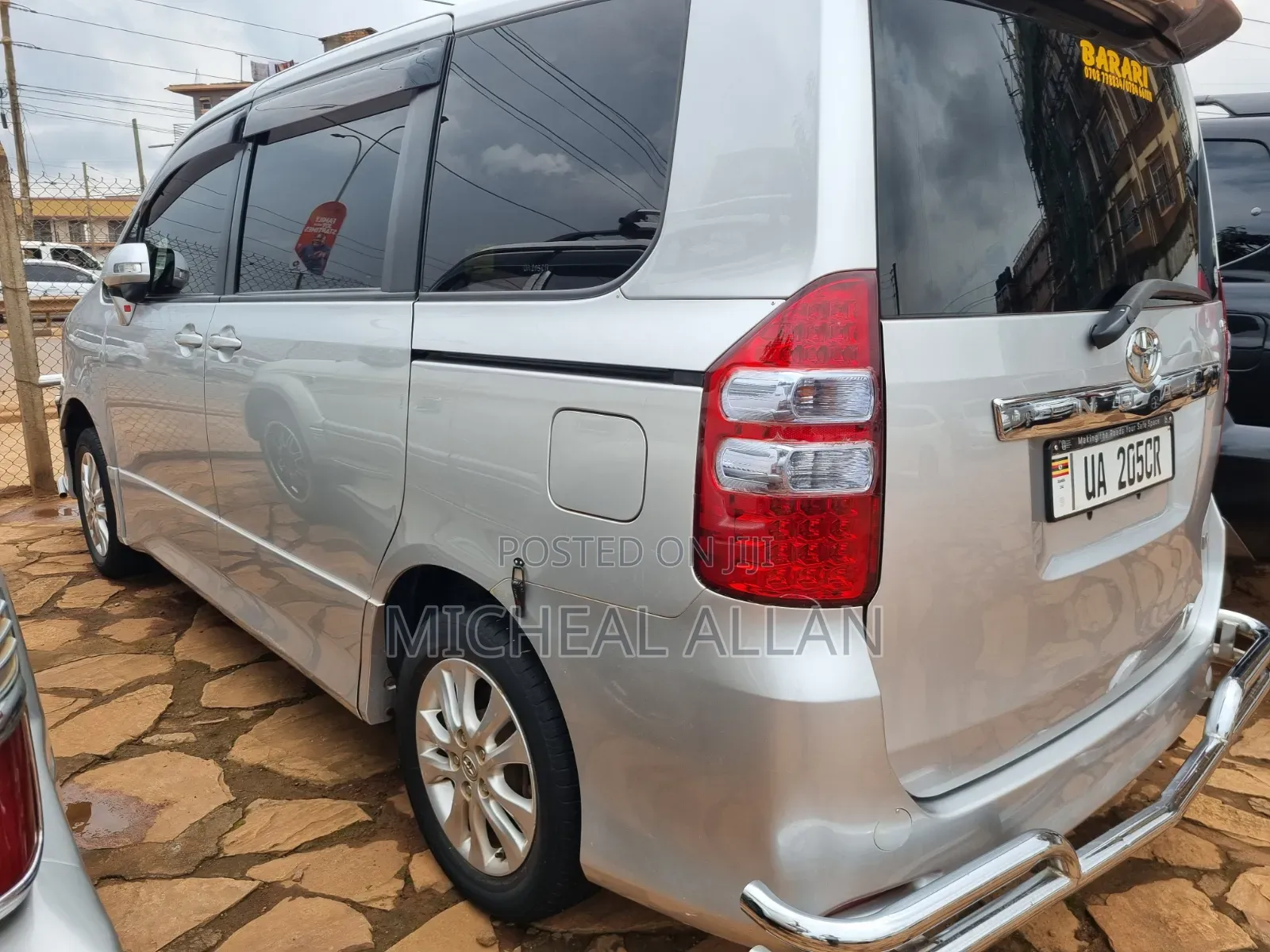 Toyota Noah 2013 Silver