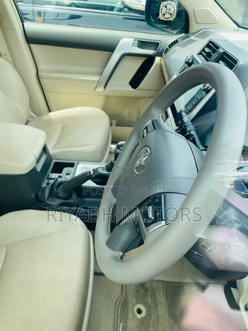 Toyota Land Cruiser Prado 2.8 2018 White
