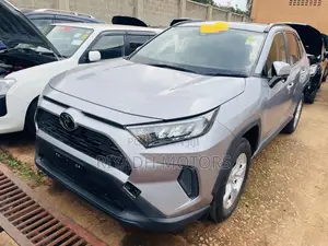 Toyota RAV4 Limited FWD 2020 Silver