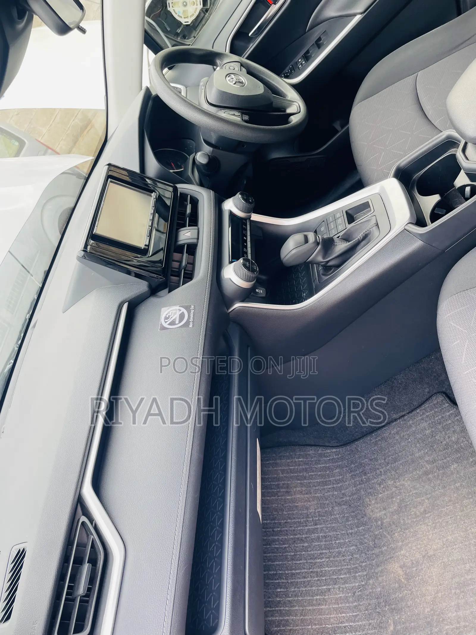 Toyota RAV4 Limited FWD 2020 Silver