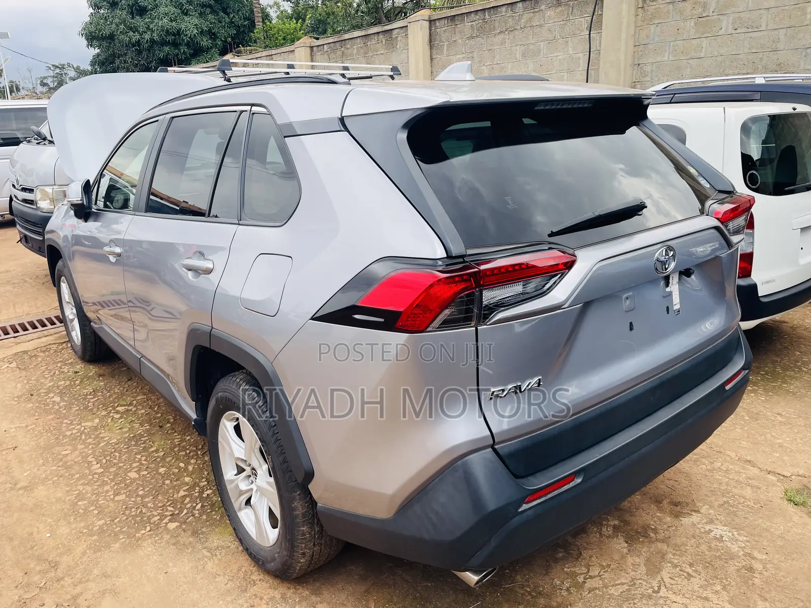 Toyota RAV4 Limited FWD 2020 Silver