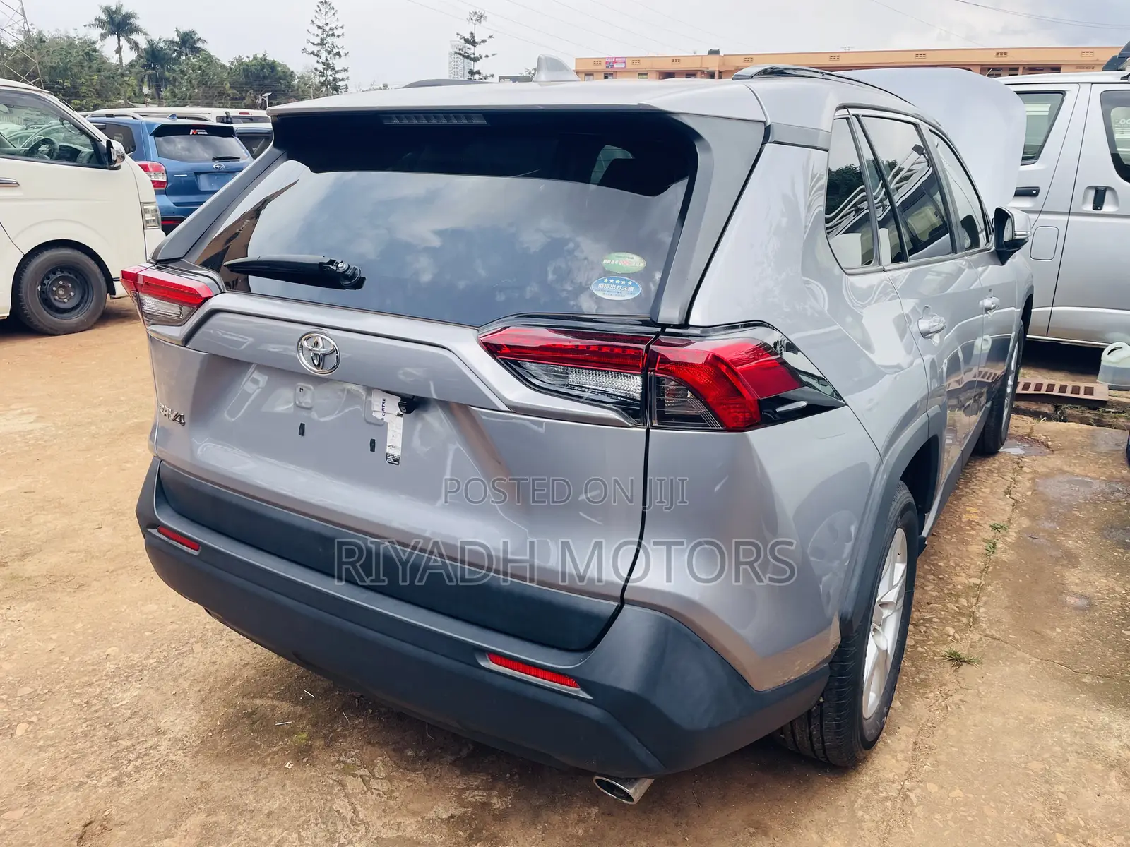 Toyota RAV4 Limited FWD 2020 Silver