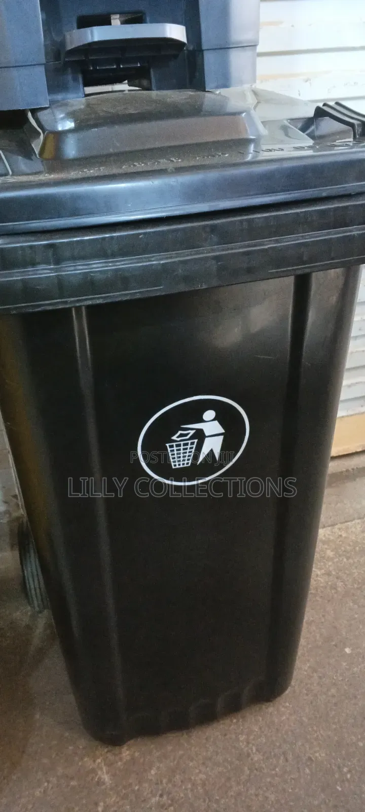 240 Litres Waste Bin With Rollers