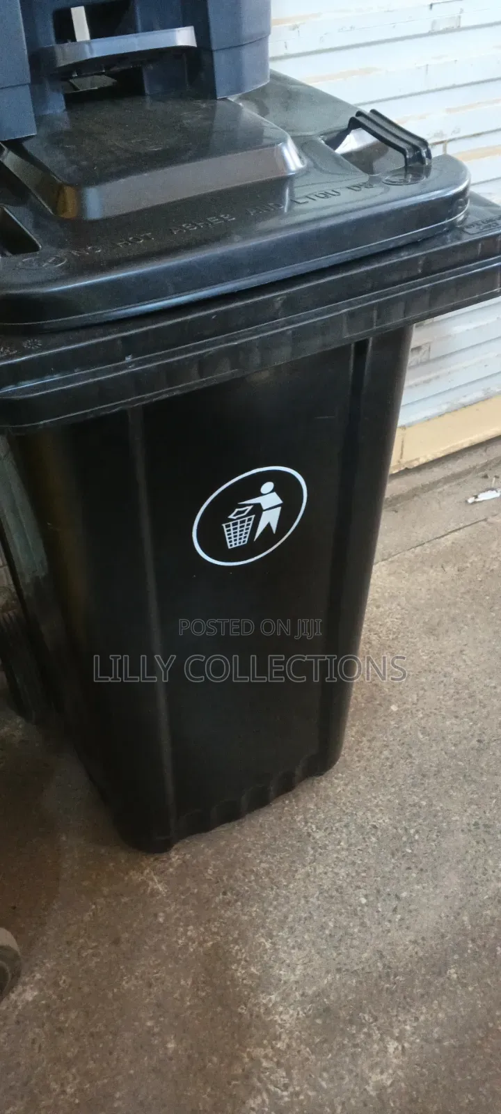 240 Litres Waste Bin With Rollers