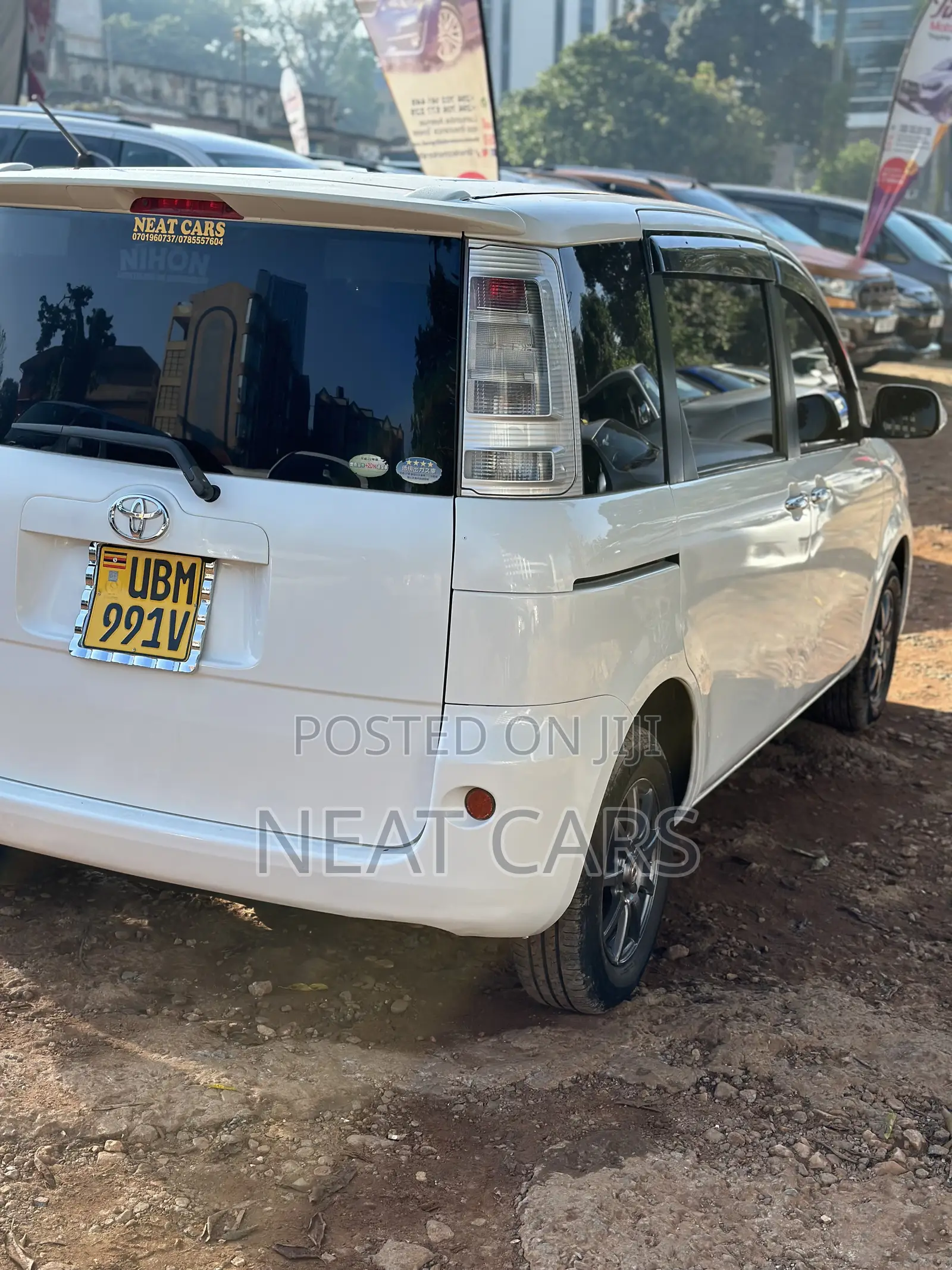 Toyota Sienta 2012 Pearl
