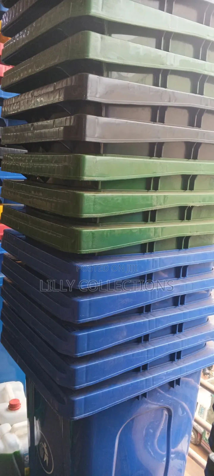 240 Litres Waste Bin With Rollers
