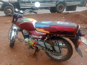 Bajaj Boxer 2025 Red