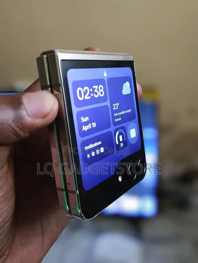 Samsung Galaxy Z Flip 5 256 GB Gold
