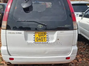 Toyota Noah 2001 White