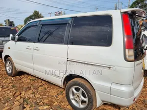 Toyota Noah 2001 White