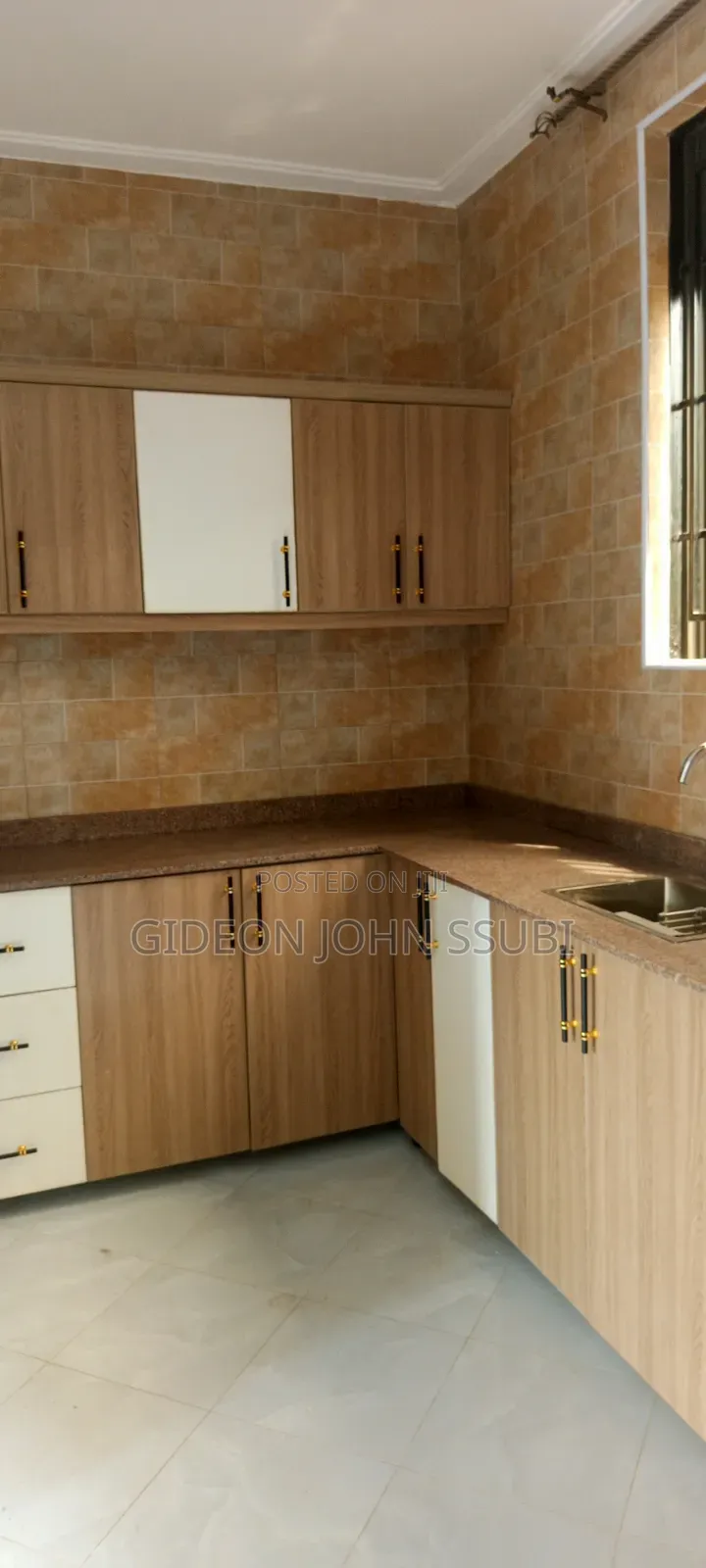 3bdrm Apartment in Bunga Ggaba Road, Makindye for sale