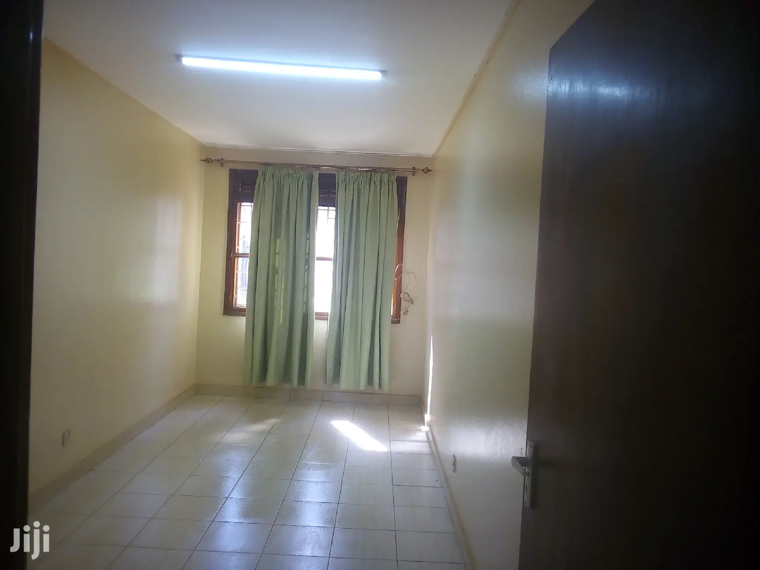 5 Bedroom House In Kololo For Rent