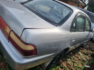 Toyota Corona 1999 Silver