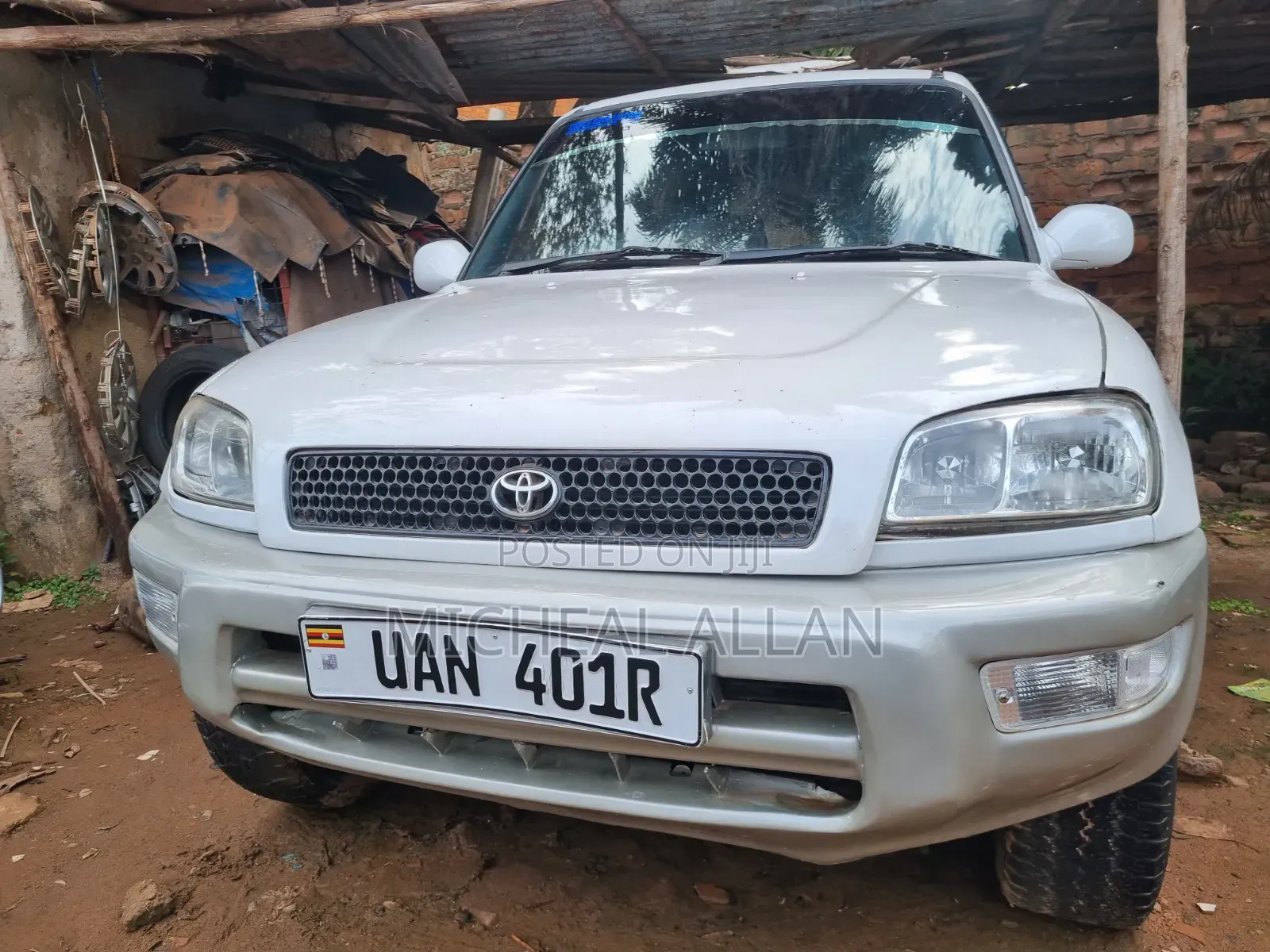 Toyota RAV4 Automatic 2000 White