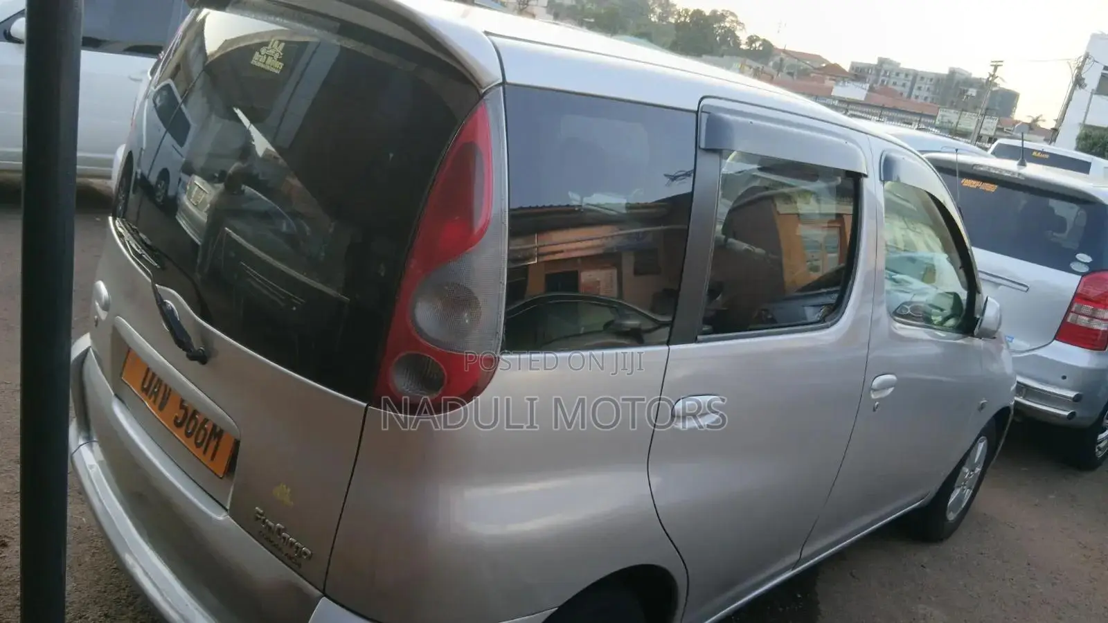 Toyota Fun Cargo 2005 Silver