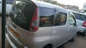 Toyota Fun Cargo 2005 Silver