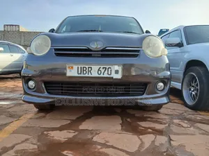 Toyota Sienta 1.5 AWD 2010 Gray