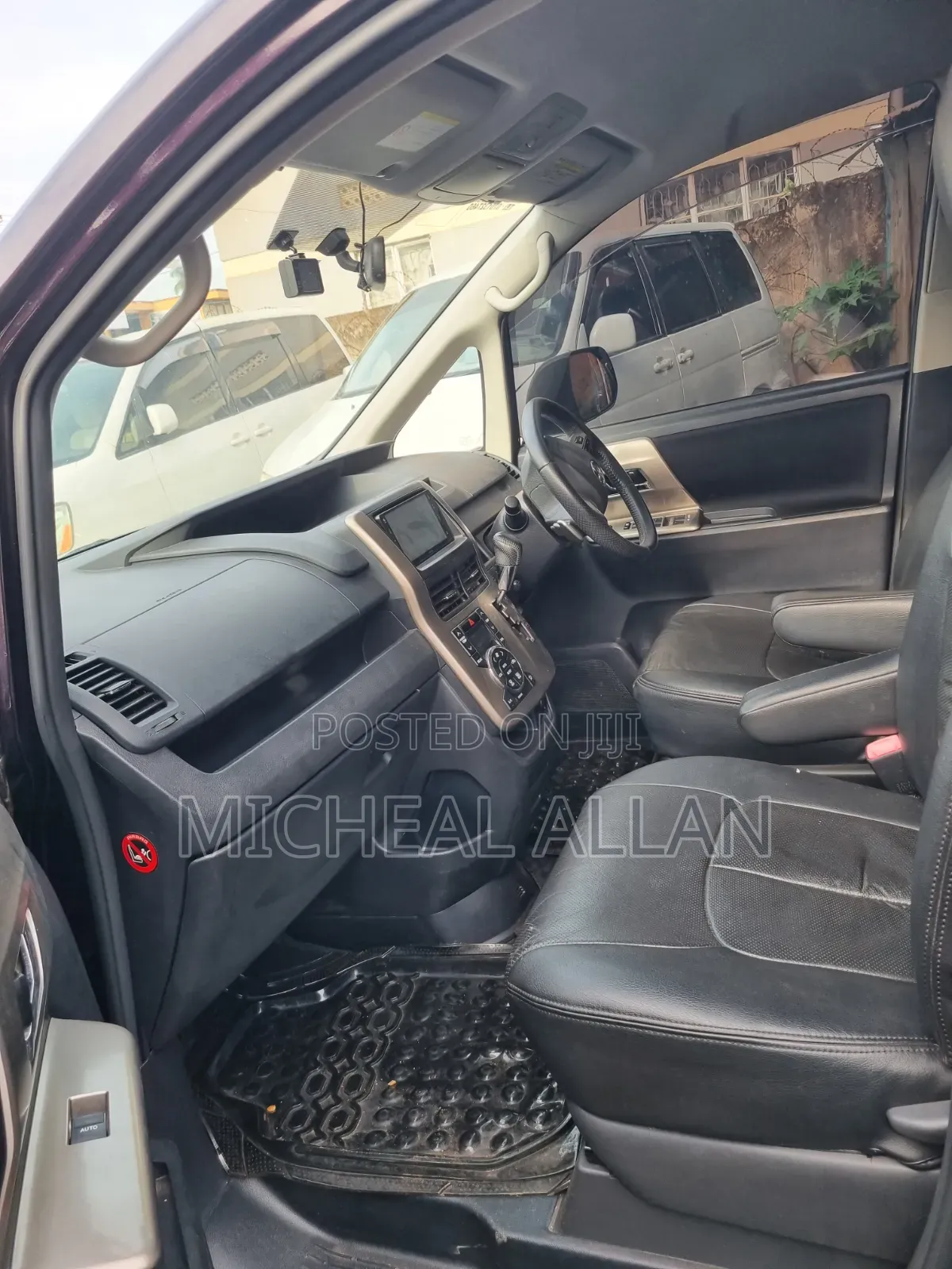 Toyota Noah 2013 Red