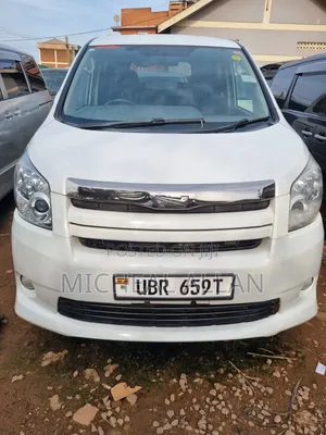 Toyota Noah 2011 White