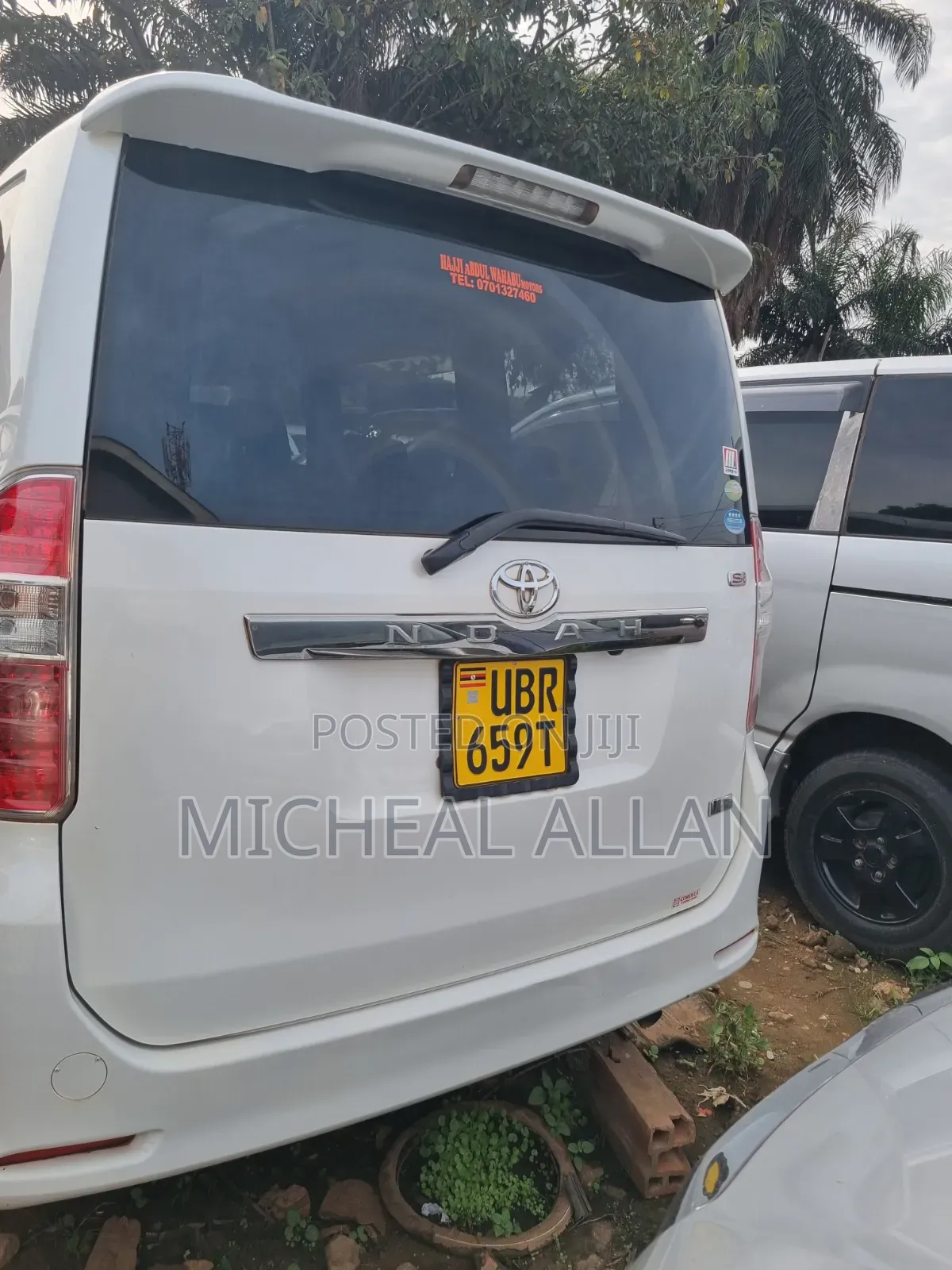 Toyota Noah 2011 White
