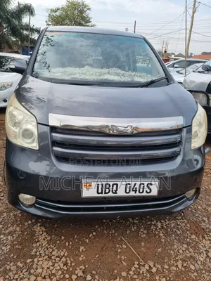 Toyota Noah 2012 Black