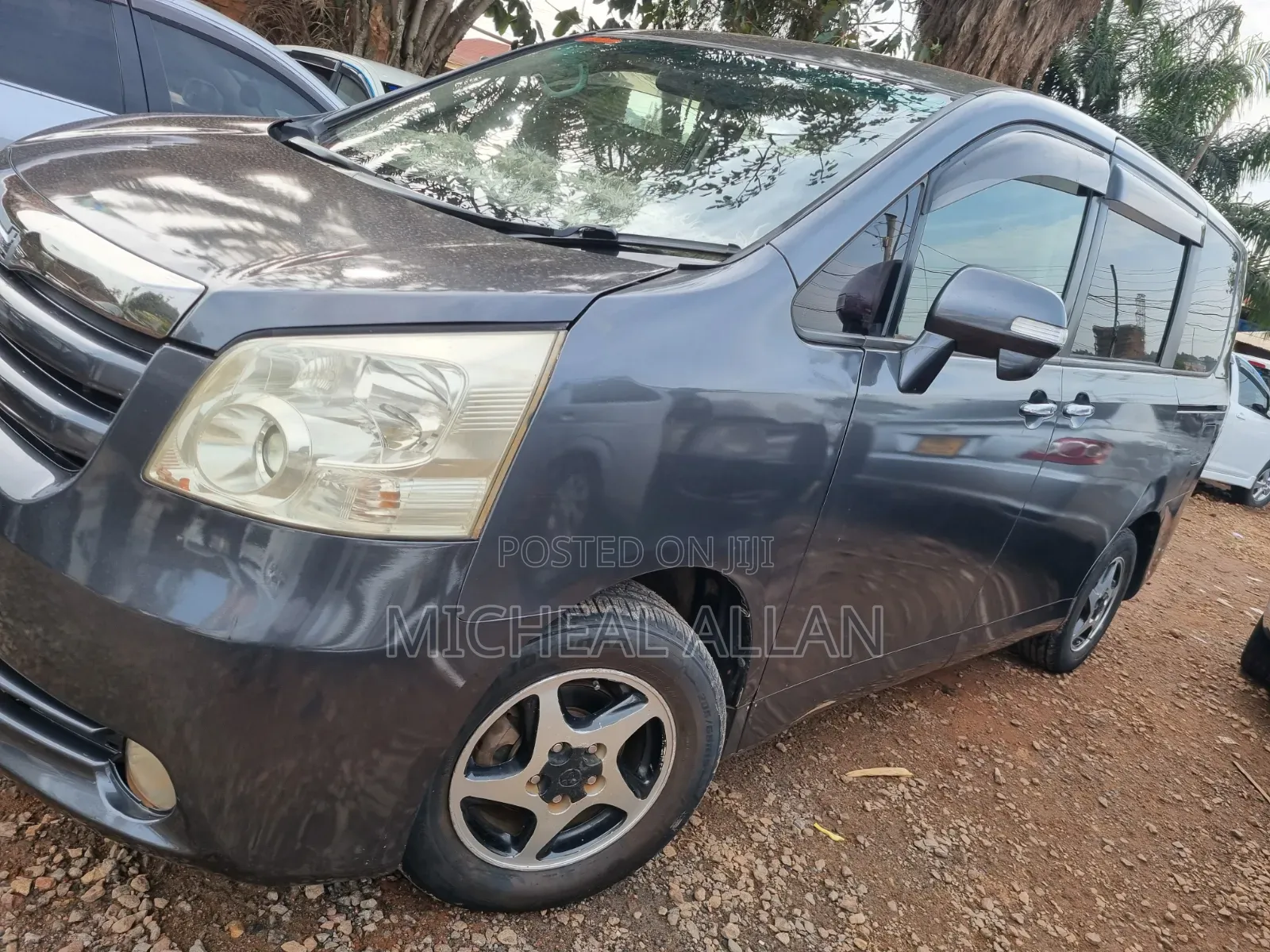 Toyota Noah 2012 Black